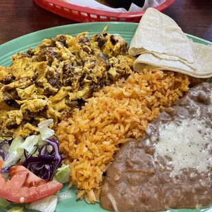 Chorizo and eggs with corn tortillas