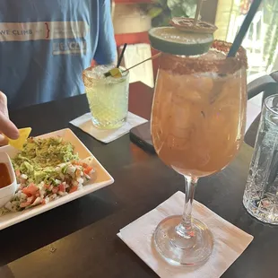 Guacamole, Salsa and el Nina drink