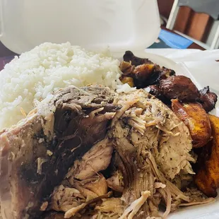 Pull Pork, white rice, plantain