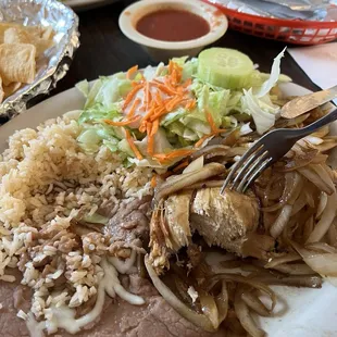 #21 Pollo Encebollado/Chicken sauteed with onions