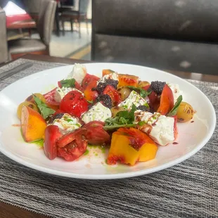 Heirloom-Tomato-and-peach-burratta-salad