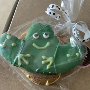 Dog treat 'cookie' frog