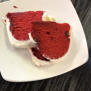 Red velvet pound cake