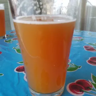 Electric peach ale