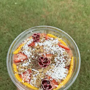 Ying yang smoothie bowl