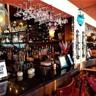 Full bar sparkles!