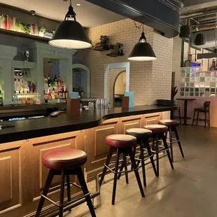 sushi and sashimi, interior