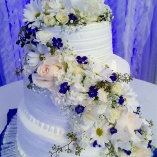 Wedding cake flowers