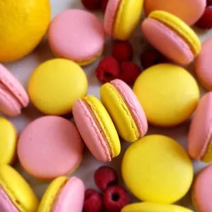 Lemon Raspberry macarons