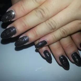 Thank you Lee(^^ Love my Gel refilled : dark brown with gold glitter on top, very happy customer～(´｀ )