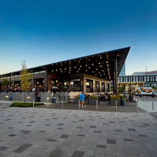 the outside of the restaurant