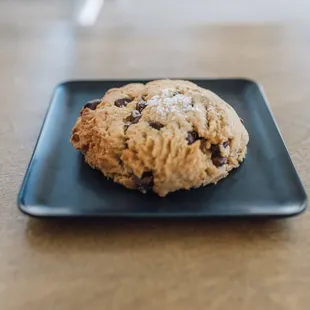 Cosmopolitan.com says this is the best cookie in the state of Oklahoma. We agree! Vegan, sea salted, chocolate chip cookie.
