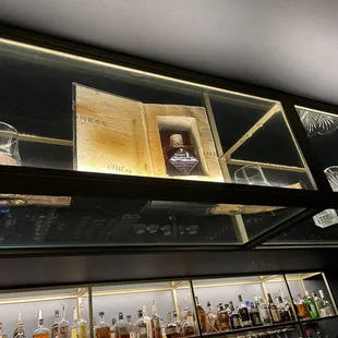 Unique décor at Elements Bar &amp; Lounge in ONE65 in San Francisco.