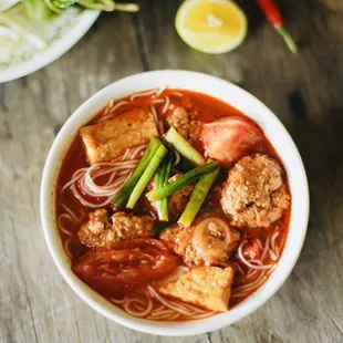 ramen and noodles, food