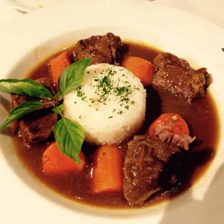 Vietnamese Beef Stew with Rice Noodle