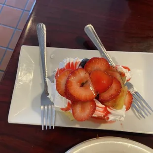 Desert, strawberry shortcake