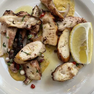 Horiatiki Octopus