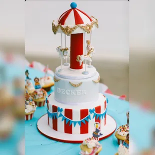 a carousel cake