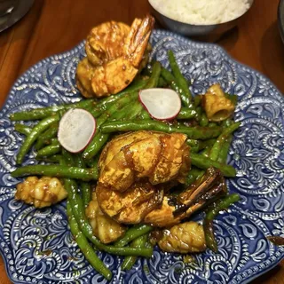 Sauted Mixed Seafoodwith Salty Duck Egg