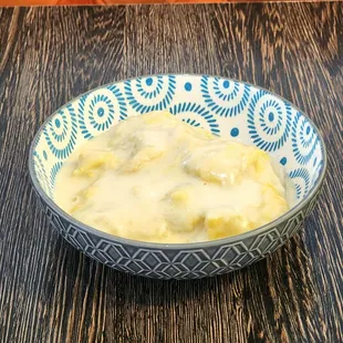 Durian sticky rice dessert
You have to hold you breath when you try it for the first time. This pungent dessert is a good fit for foodie.