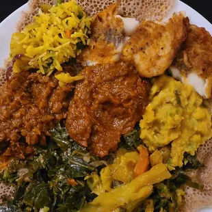 Veggie Platter + Fish tibs