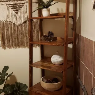 a corner of a bathroom