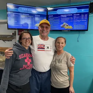 That&apos;s Jessica (bartender/server! on the left and Tara (Executive Chef) on the right! Guess who&apos;s the thorn between these two &apos;roses?&apos;