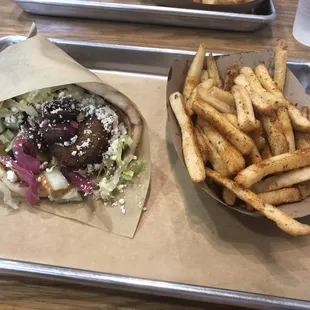 Falafel pita//Greek fries