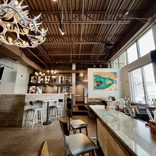 Opposite view towards restaurant entrance