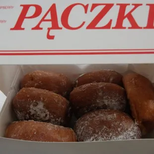 Morning of Tuesday, March 8, 2011. Traditional Paczki day.