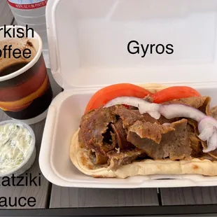 the ingredients of a pita sandwich