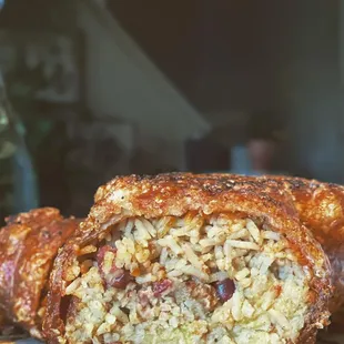 Cuerito relleno de mampostea'o y Mofongo.