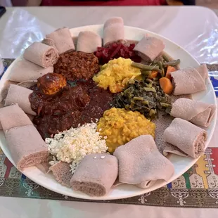 Veggie platter and doro eat