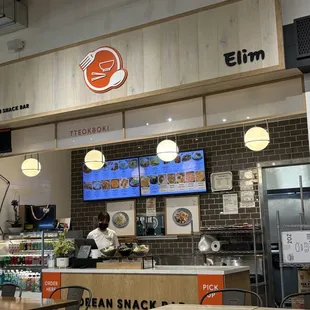 sushi and sashimi, interior