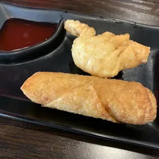 Egg roll and crab puff