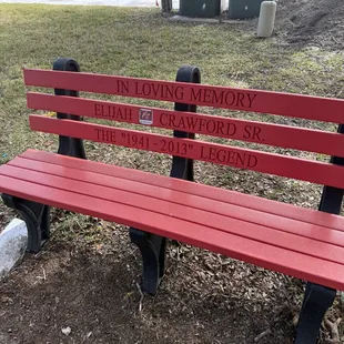 Eli&apos;s Bench