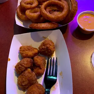 Mild garlic reg boneless wings and Onion Rings