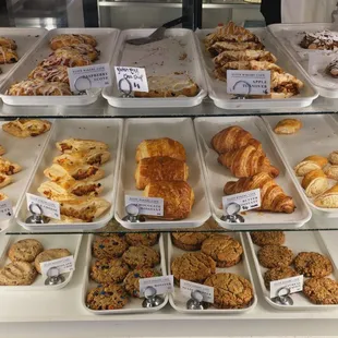 Elite Bakery &amp; Cafe - baked goods