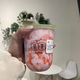 Strawberry Latte with Coconut Pudding