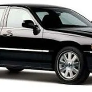 Luxury Lincoln Town Car L