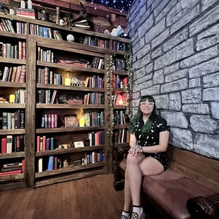 A must to go ! Sooo awesome !! Just come right when they open and we got a table right away for 7 people.