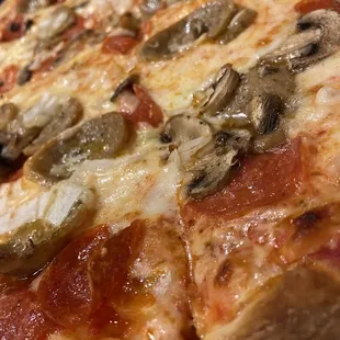 Elizabeth&apos;s Special Pizza