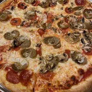 Elizabeth&apos;s Special Pizza