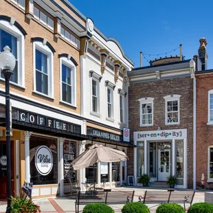 Elizabethtown Tourism & Convention Bureau