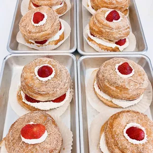 STRAWBERRY CREAM HOUSE