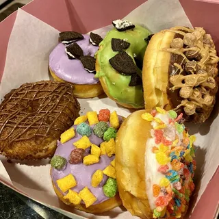 Half Dozen Fancy Donuts ( 6 pieces )