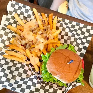 Mini meal: Hamburger with Bailey jungle fries