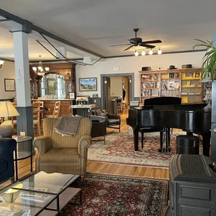 The cozy common area - tea and coffee are available throughout the day and baked goods are usually put out in the afternoon.