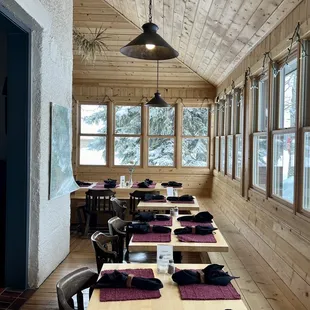 Breakfast area - great way to start the day meeting other skiers, cyclists or hikers and swapping info.