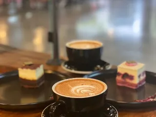 Le Petit Café - Happy Valley